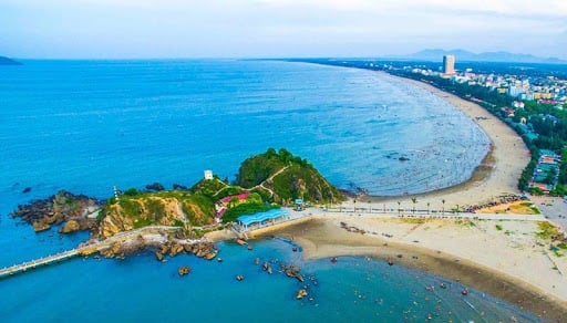 Bãi biển Cửa Lò với cung đường biển tuyệt đẹp
